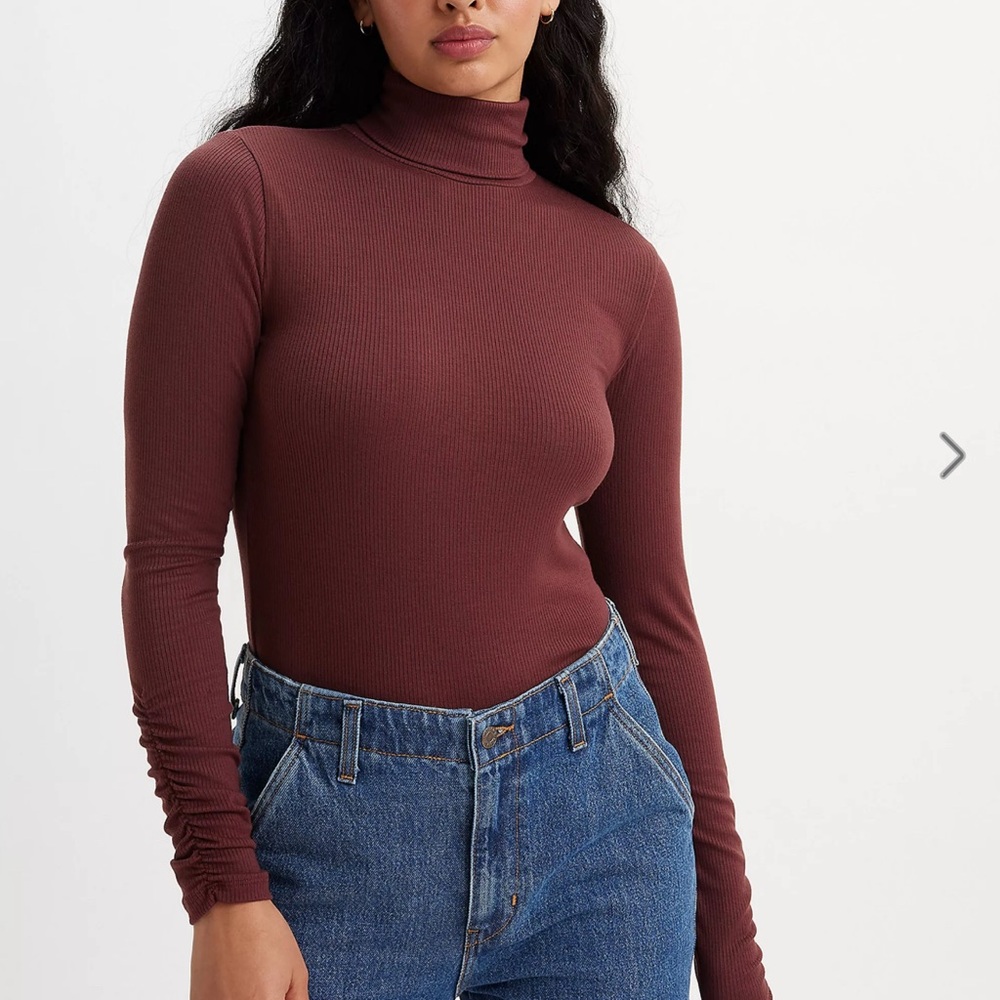 Levi’s Ruched Turtleneck Top Size M Brown